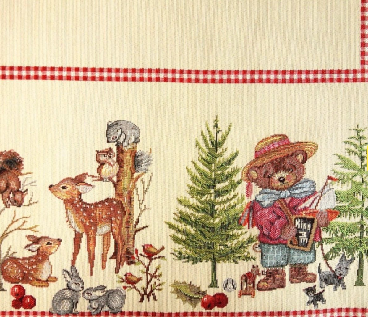 Serweta gobelinowa bałwanki – sarenki, zające, wiewiórka i miś wśród choinek, detal wzoru